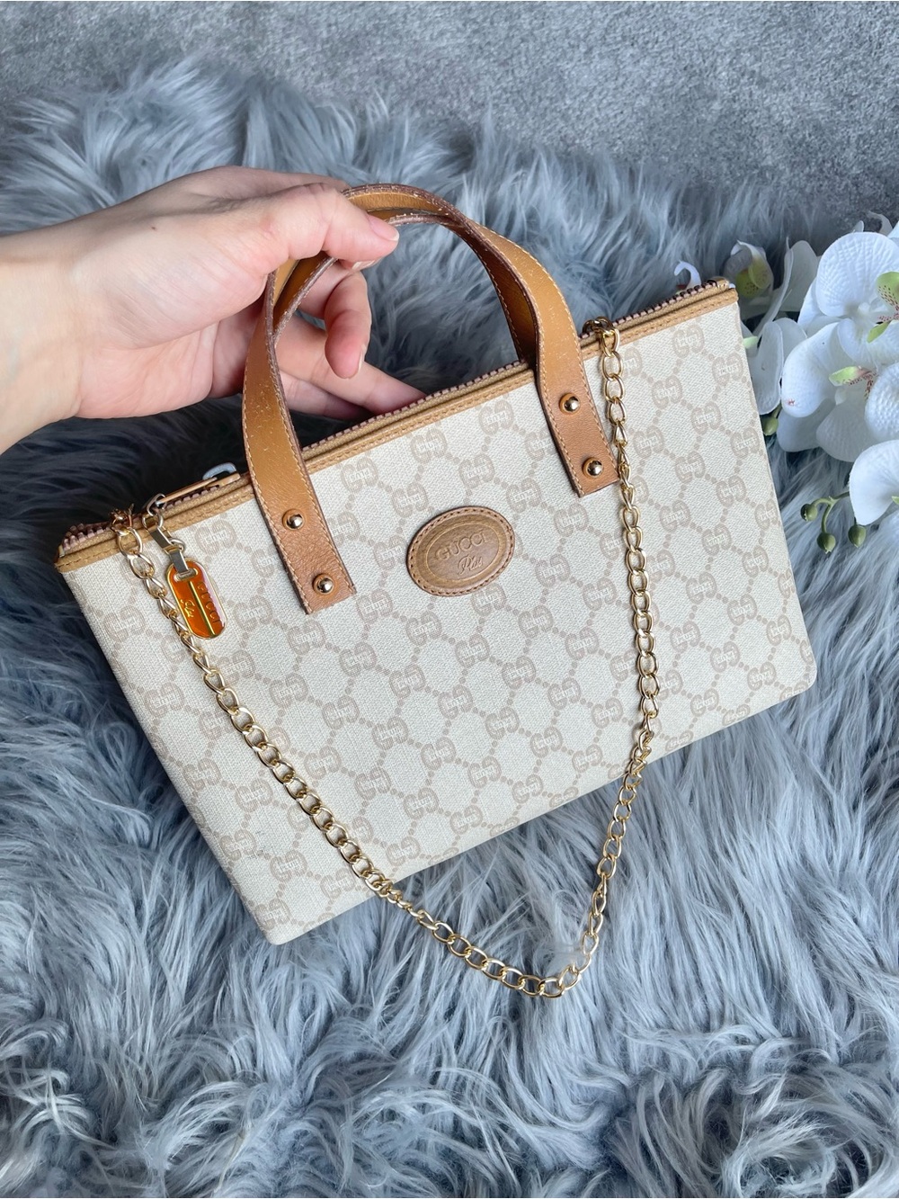 Verified authentic Gucci GG plus vintage crossbody bag
